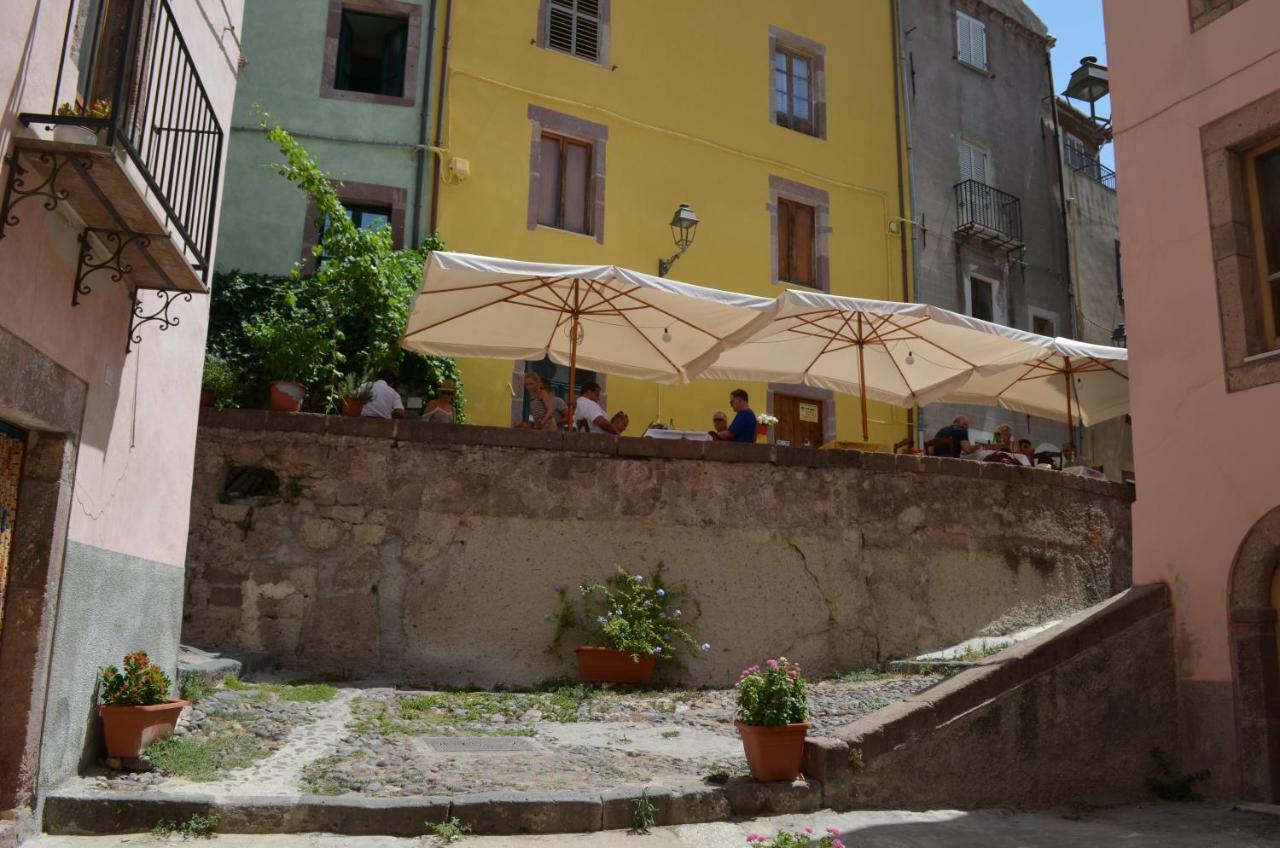 Отель La Casa Di Angelo Боса Экстерьер фото