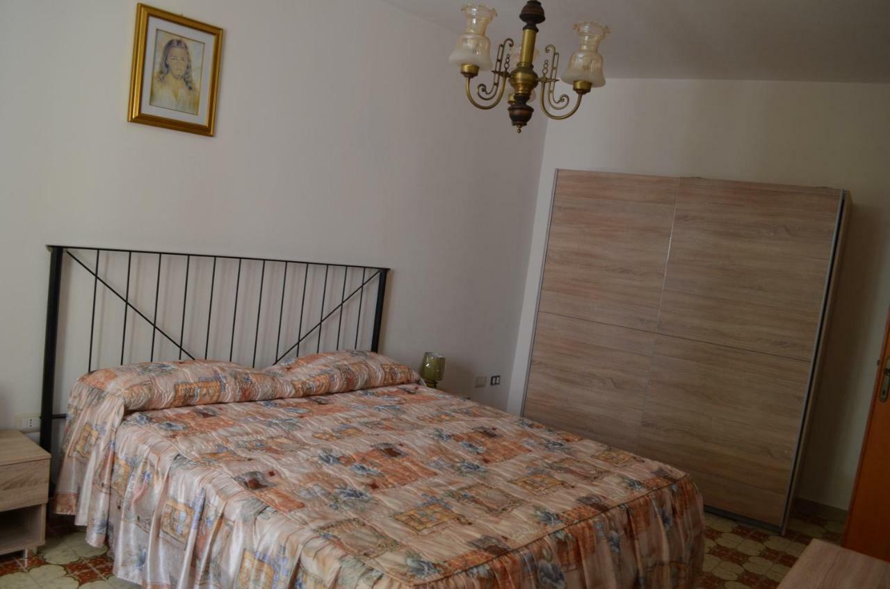 Отель La Casa Di Angelo Боса Экстерьер фото